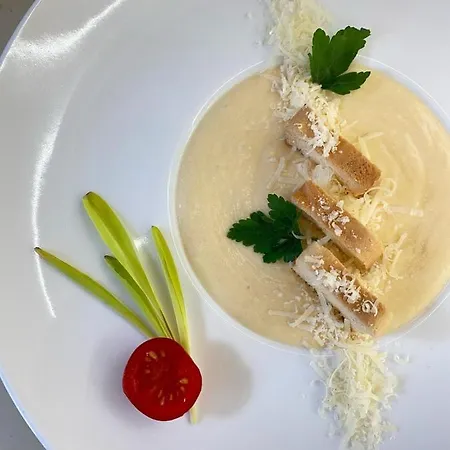 Chorna Skelya & Wellness