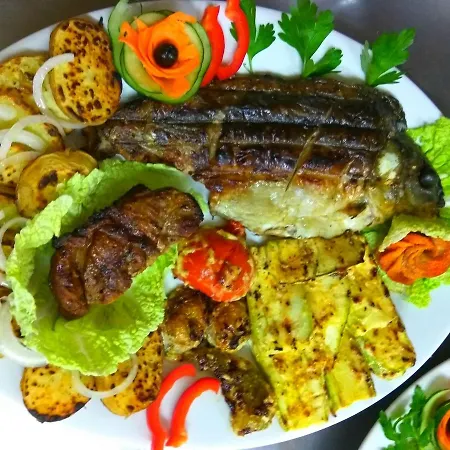 Chorna Skelya & Wellness 2* Vynohradiv