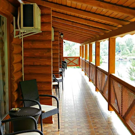 Отель Chorna Skelya & Wellness 2*