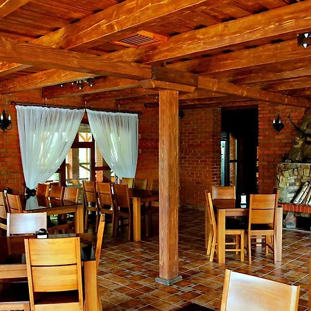 Отель Chorna Skelya & Wellness 2*
