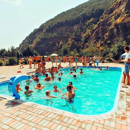 Chorna Skelya & Wellness 2* Виноградов