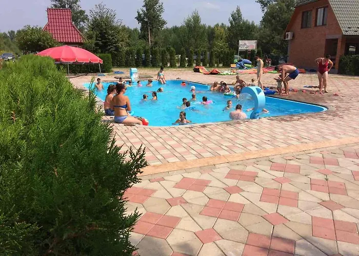 Chorna Skelya & Wellness 2* Vynohradiv